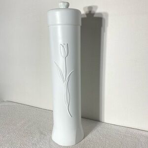 Vintage White Plastic Blow Mold Toilet Paper Holder Canister W Tulip Design